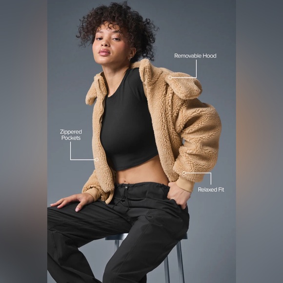 ALO Yoga Foxy Sherpa Jacket - Picture 11 of 11
